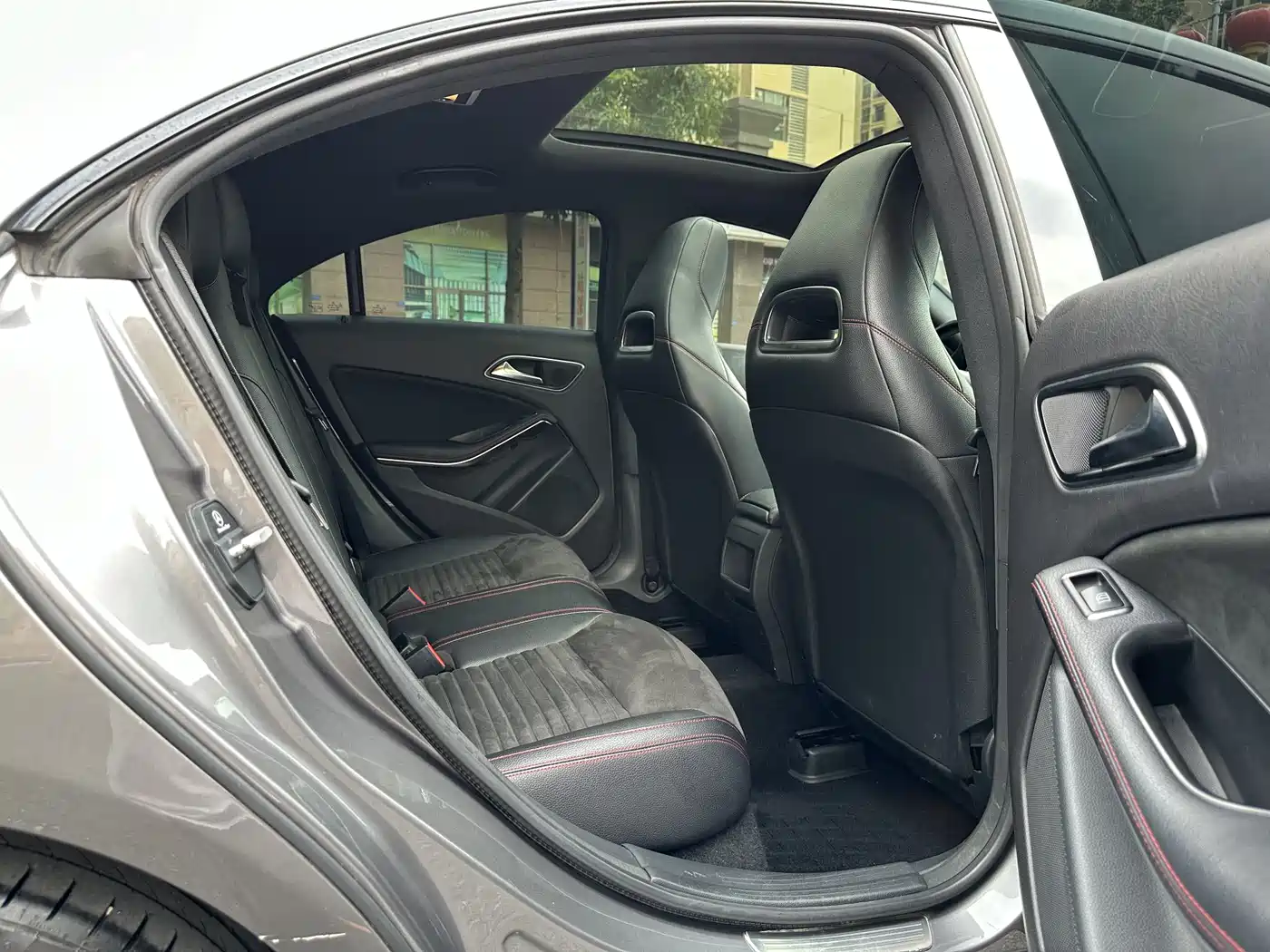 Mercedes-Benz CLA (Import) 2018 CLA 220 4MATIC фото 13
