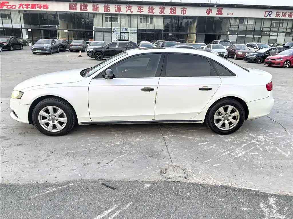 Audi A4L 2012 2.0 TFSI Auto Comfort фото 10