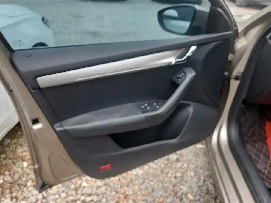 Škoda Octavia 2018 TSI230 DSG Comfort Edition фото 7