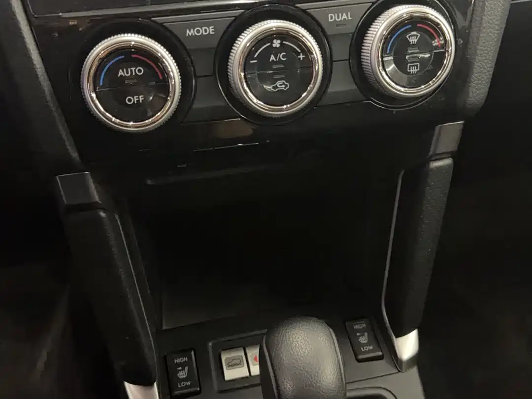 Infiniti ESQ 2018 2014 1.6L Free Edition
