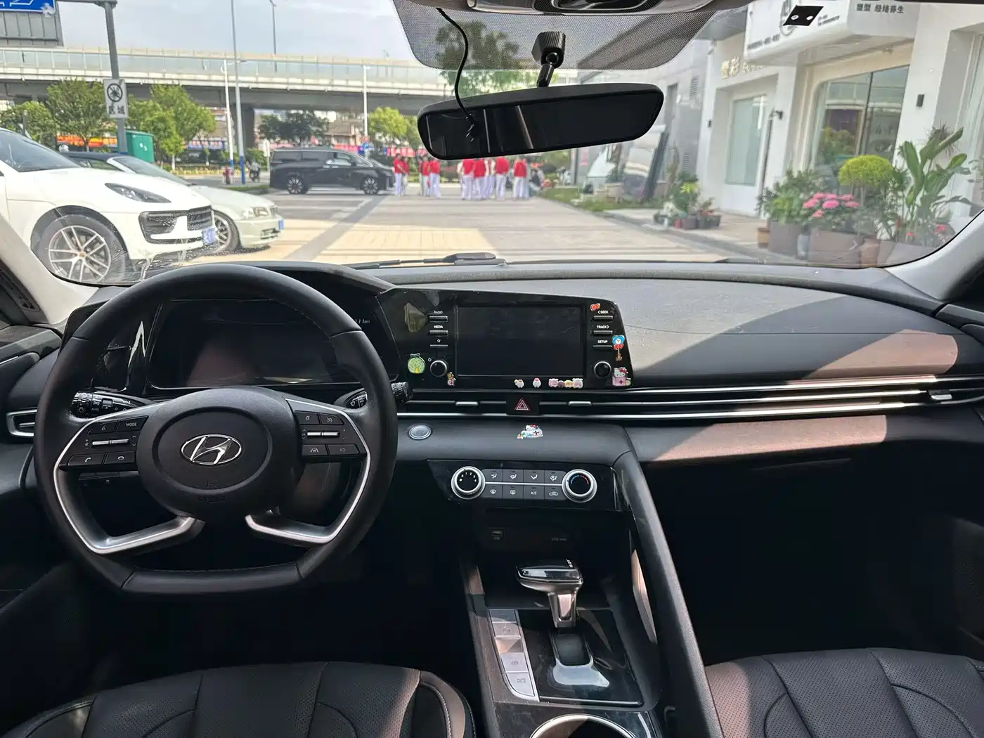 Hyundai Elantra 2022 1.5L CVT GLX Elite Edition фото 6