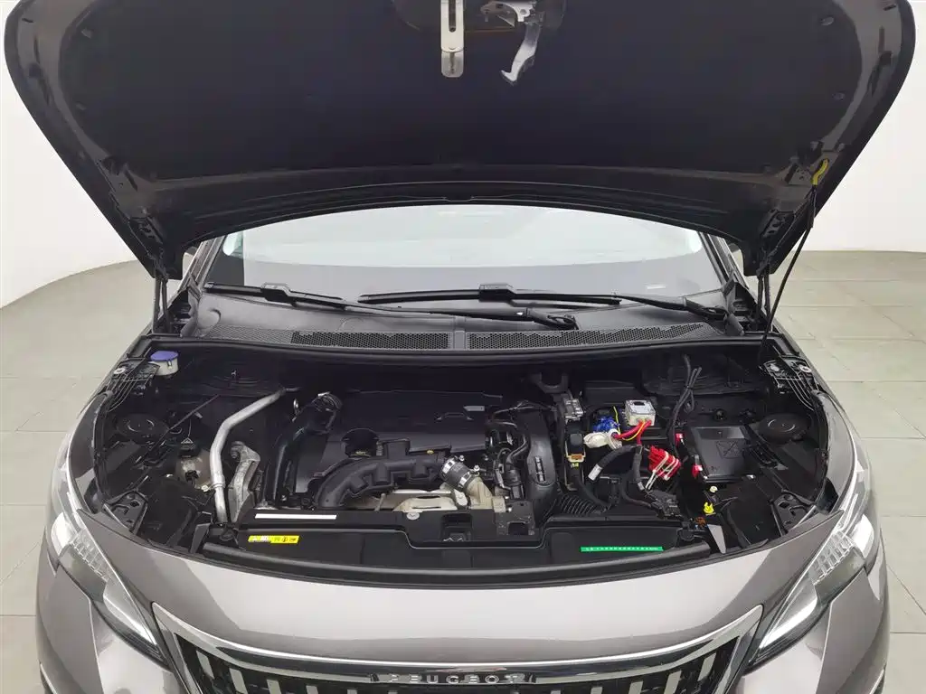 PEUGEOT 4008