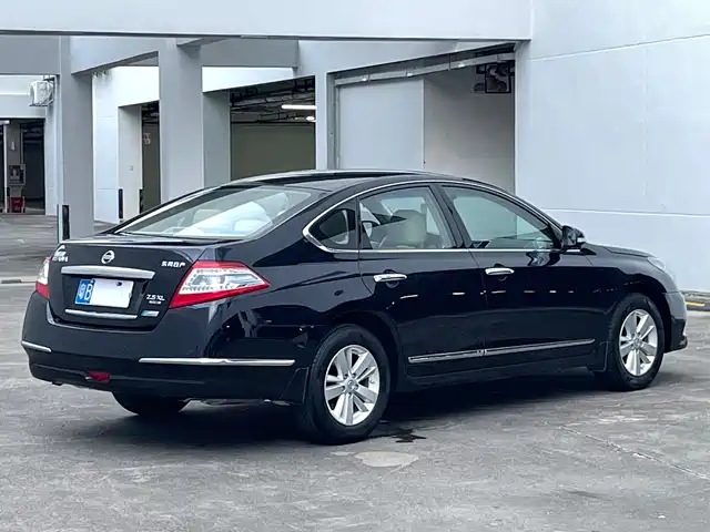 Nissan Teana 2011 2.5L XL Glory Edition — фото 4