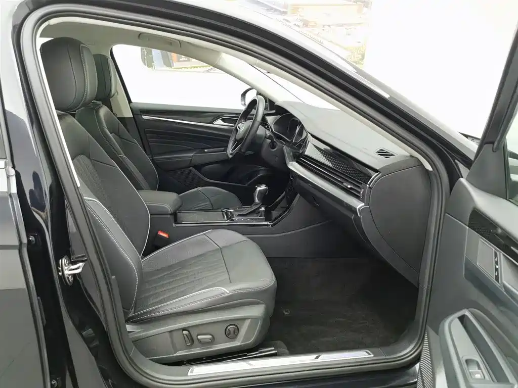 Volkswagen Passat New Energy 2023 430PHEV Hybrid Luxury фото 23