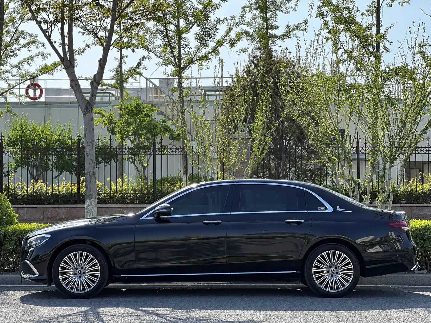 Mercedes-Benz E-Class 2022 E 300 L Fashion фото 7