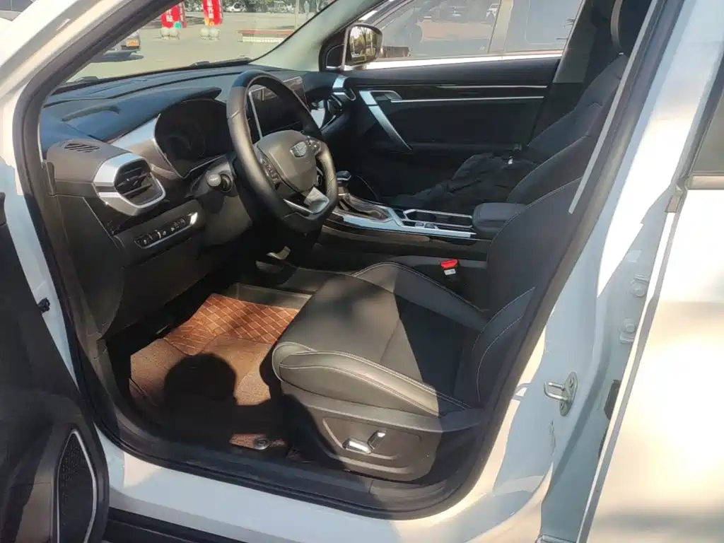 Photo 15 - Geely Coolray