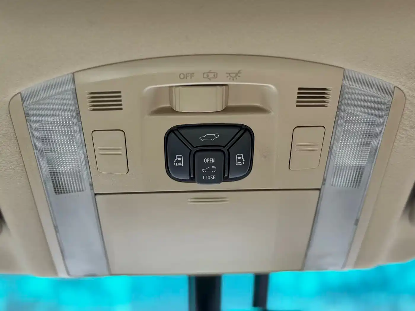 Toyota Alphard 2012 2.4L Luxury Edition фото 20
