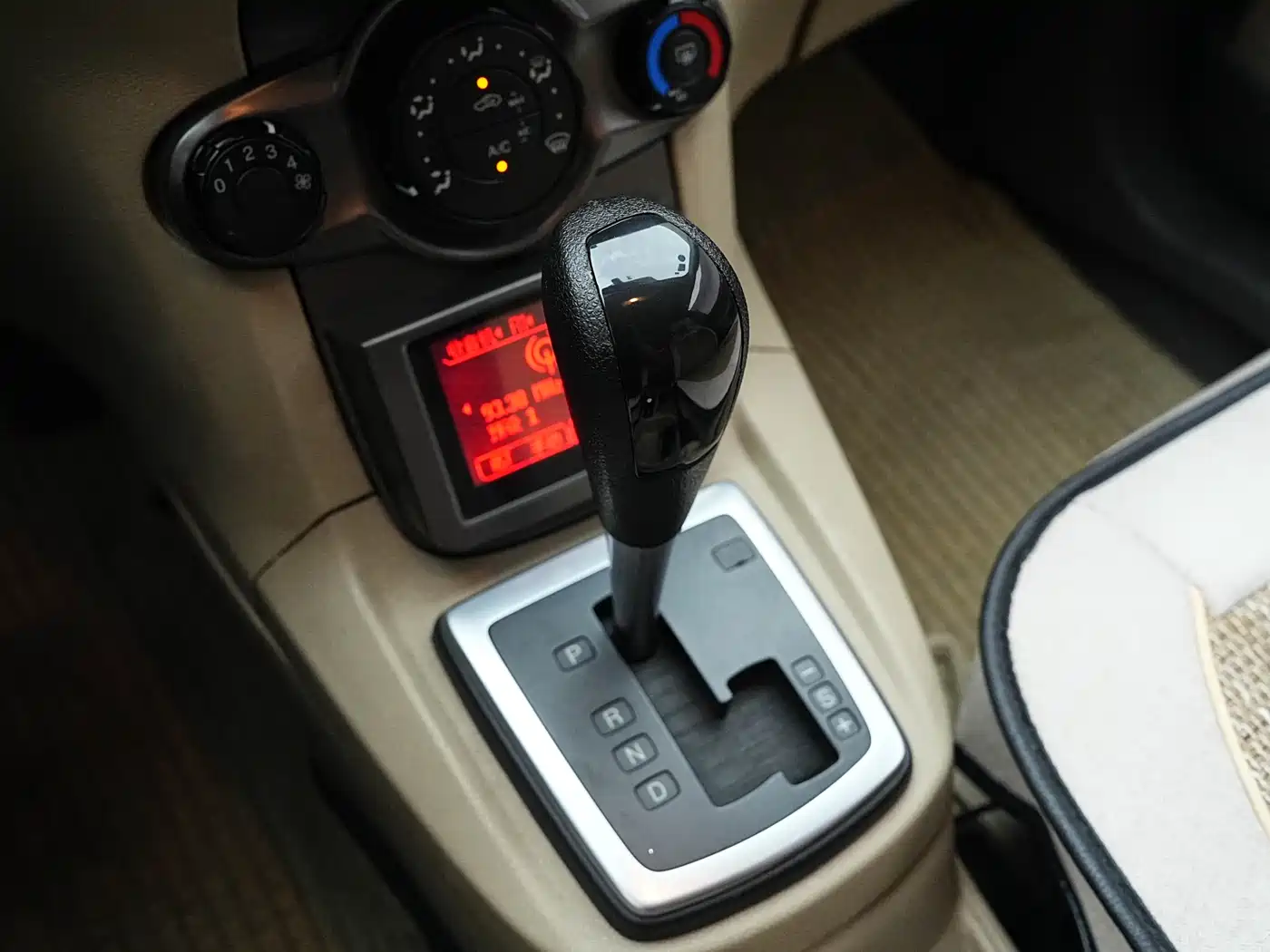 Ford Fiesta 2012 2011 Hatchback 1.5L Automatic Fashion