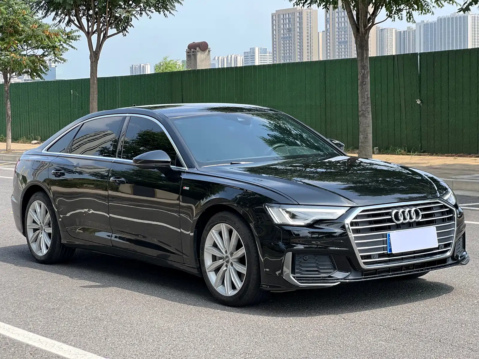 Фото 3 - Audi A6L