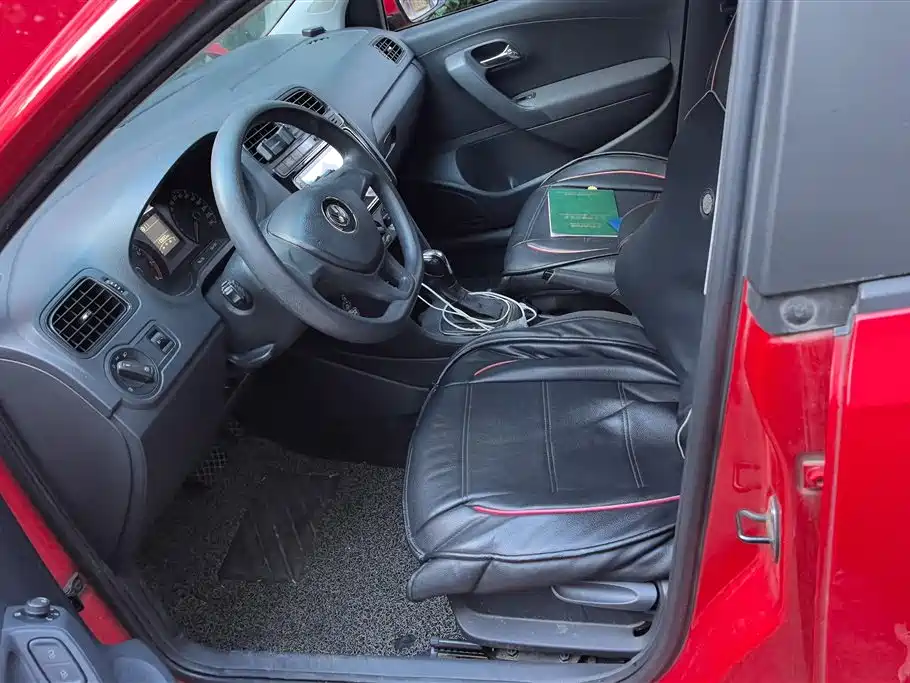 Volkswagen Polo 2016 1.4L Automatic Trend фото 9