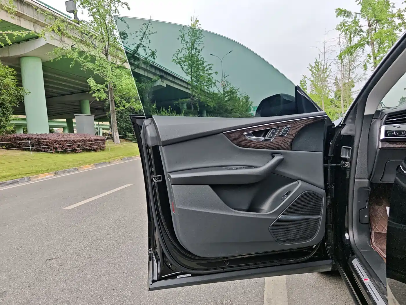 Фото 8 - Audi Q8