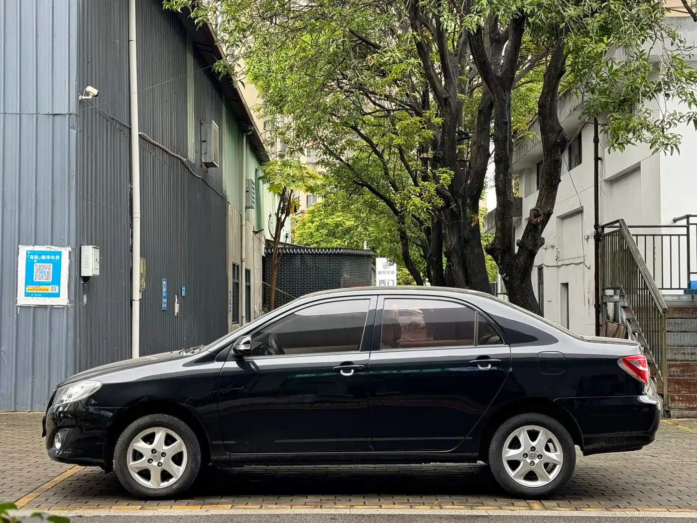 Toyota Corolla 2013 1.6L Automatic Luxury фото 9