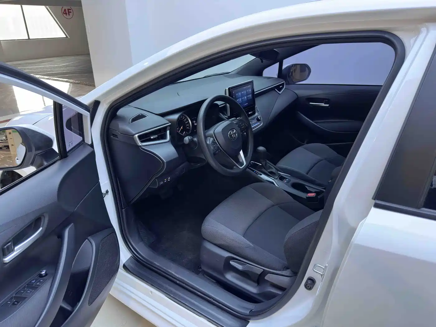 Toyota Levin 2022 185T CVT Luxury Edition фото 10
