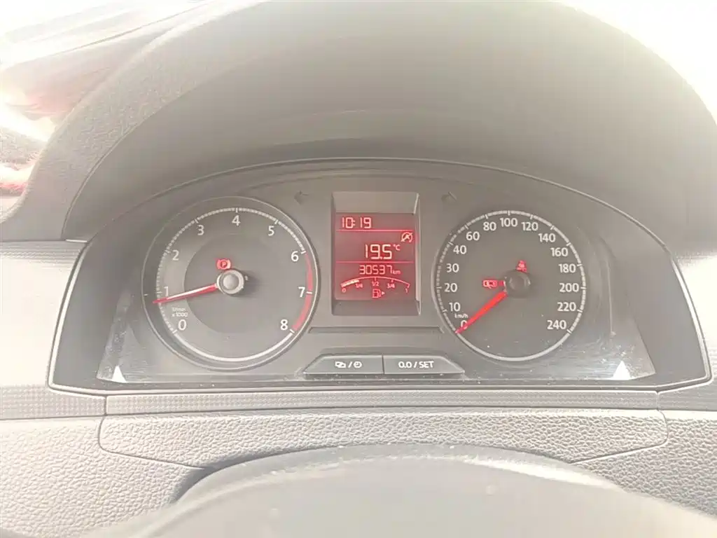VOLKSWAGEN SANTANA
