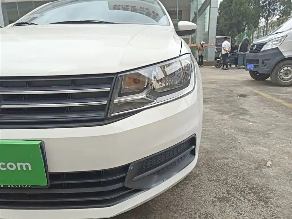 VOLKSWAGEN SANTANA
