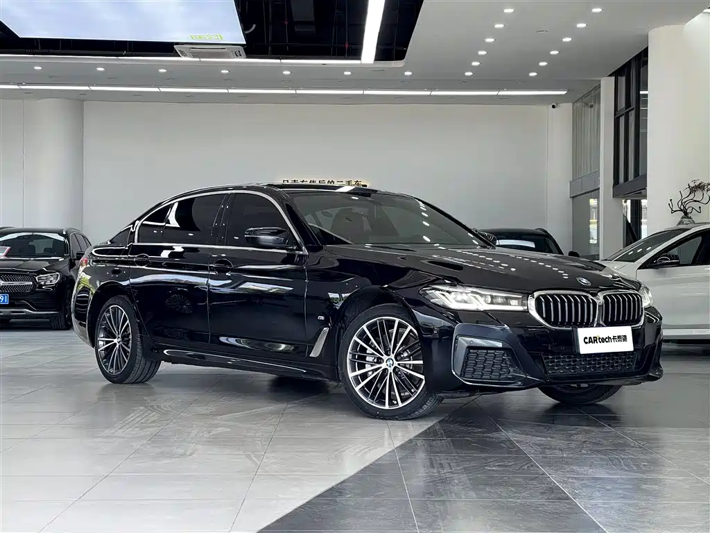 BMW 5 Series 2023 530Li Leading M Sport Package фото 2