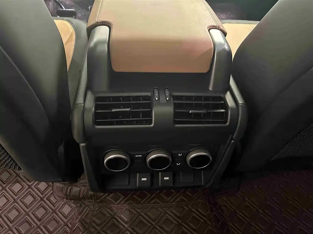 Land Rover Defender 2024 110 3.0T P400 X-DYNAMIC HSE фото 14