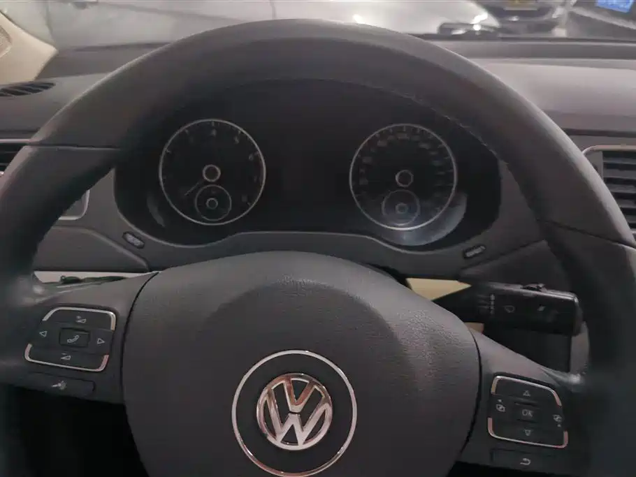 Volkswagen Sagitar 2014 Facelift 1.4TSI Automatic Luxury фото 14
