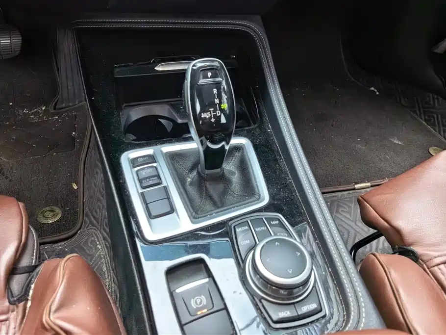 BMW 1 Series 2021 120i M Sport Shadow Edition фото 16