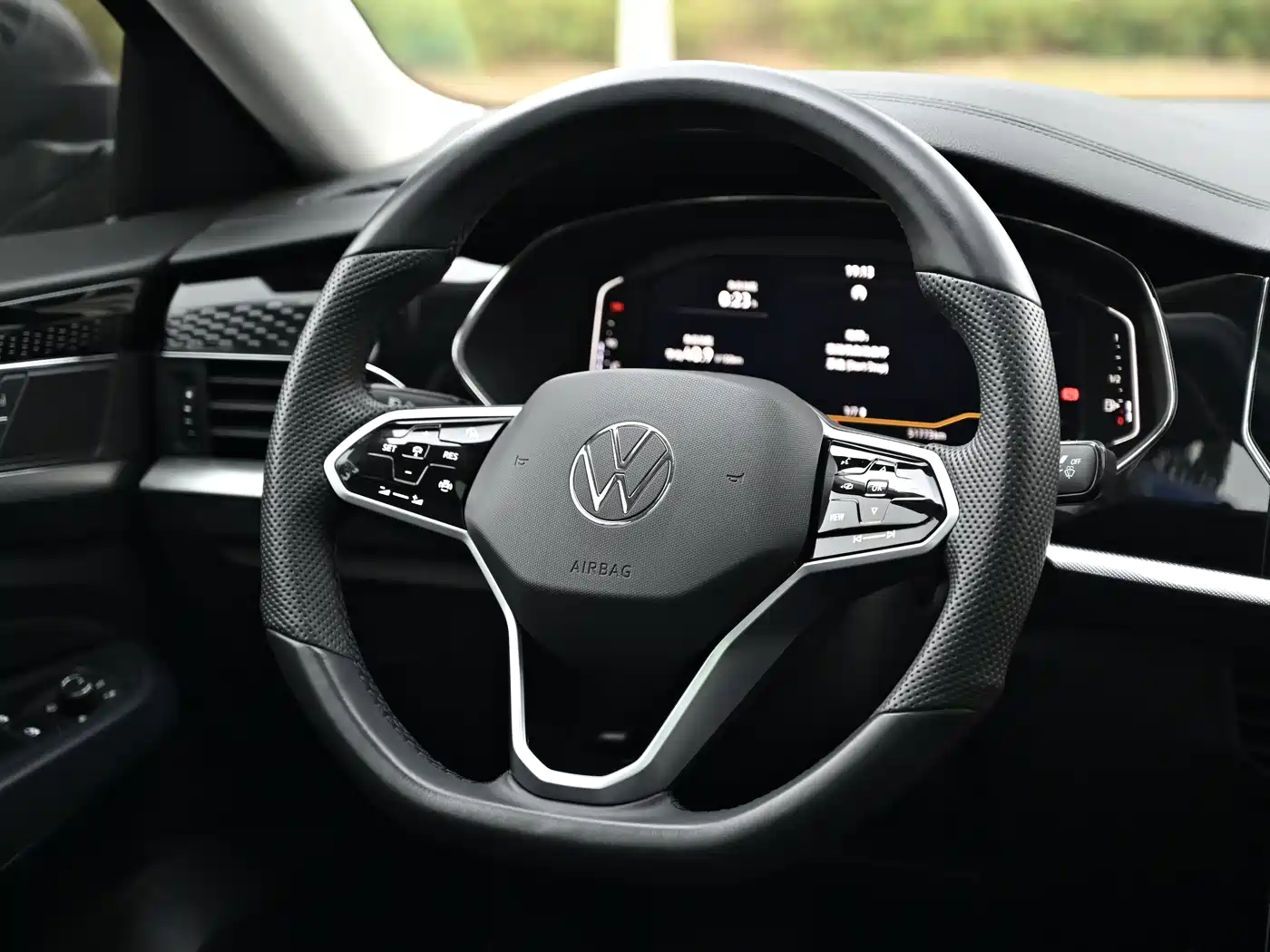 Volkswagen Passat 2024 Model 380TSI Starlight Elite фото 12