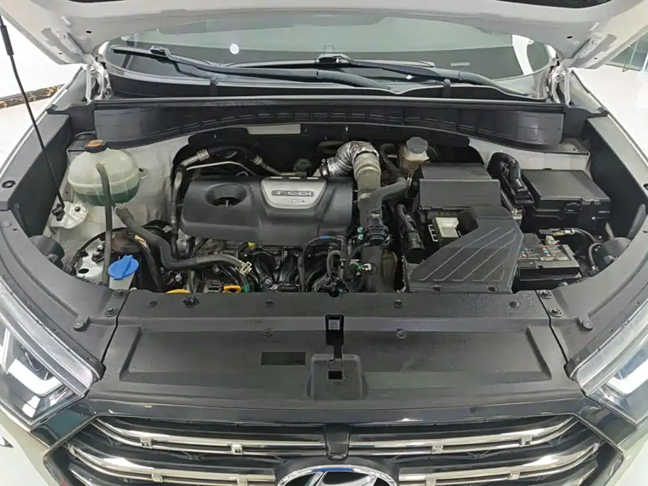Фото 10 - Hyundai Tucson