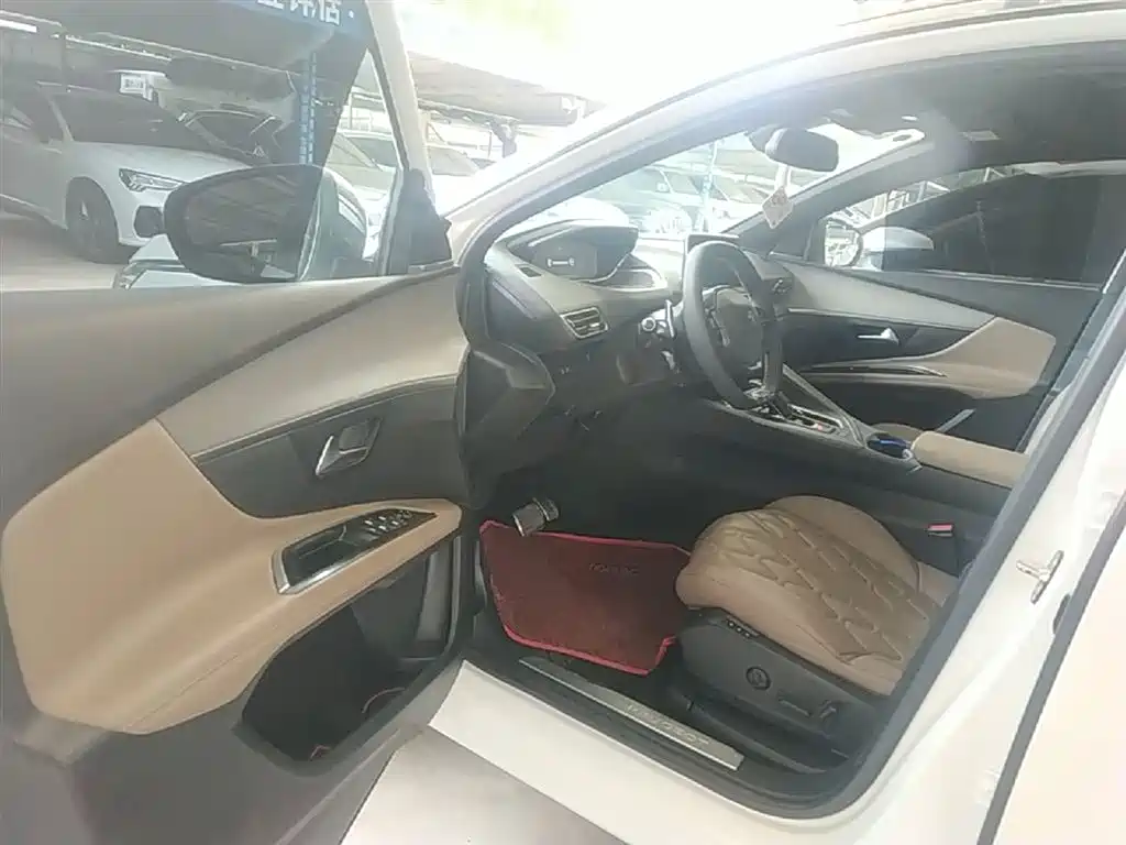 Peugeot 5008 2017 380THP 7-Seater Luxury GT Edition фото 16