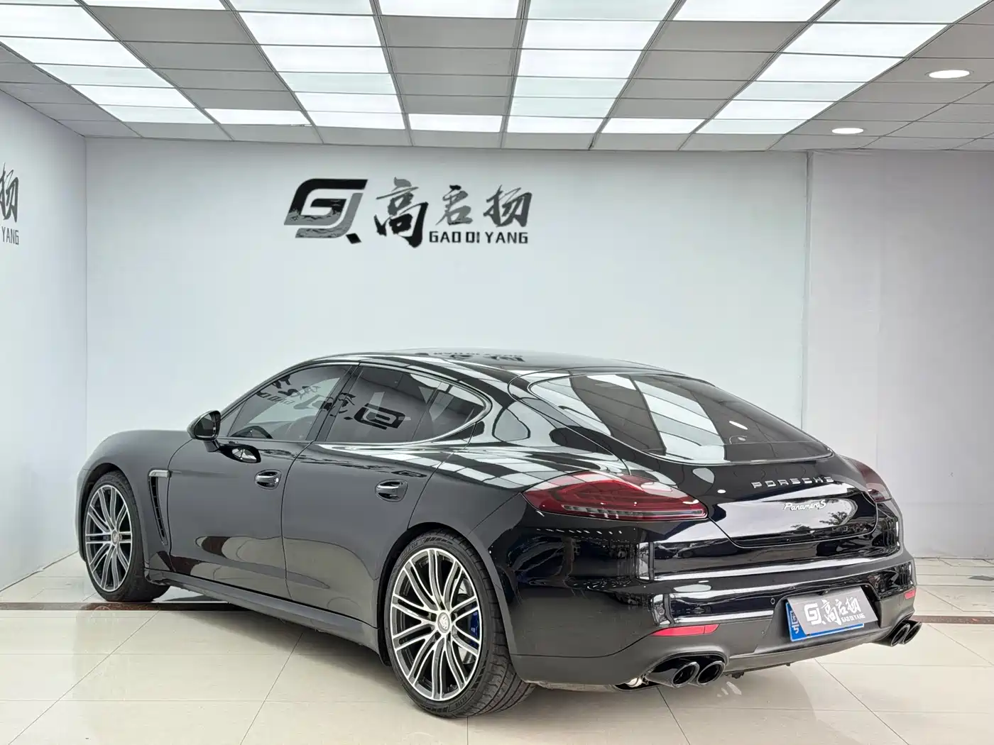 Porsche Panamera 2014 Panamera 3.0T фото 32