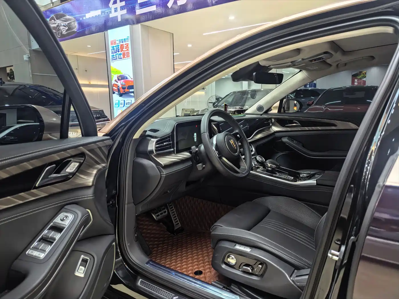 Hongqi H9 2022 2.0T Smart Connect Flag Enjoy Edition фото 8