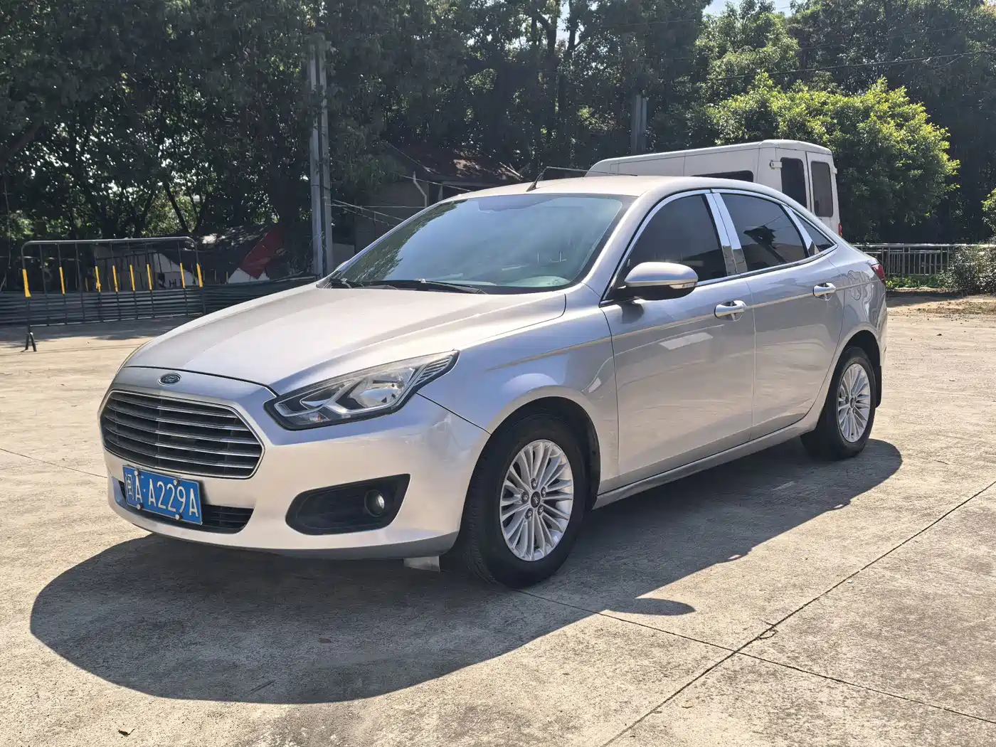 Ford Escort 2015 — пригон из Китая
