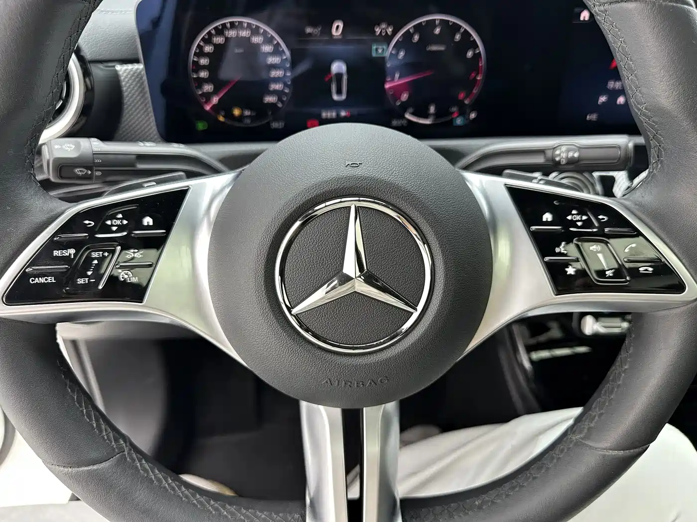 Mercedes-Benz A-Class 2023 A 180 L фото 14