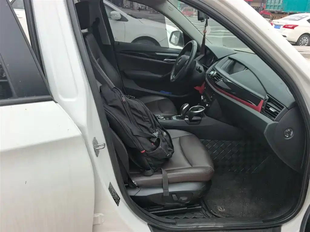 BMW X1 2015 Model sDrive18i Fashion Advanced Edition фото 25