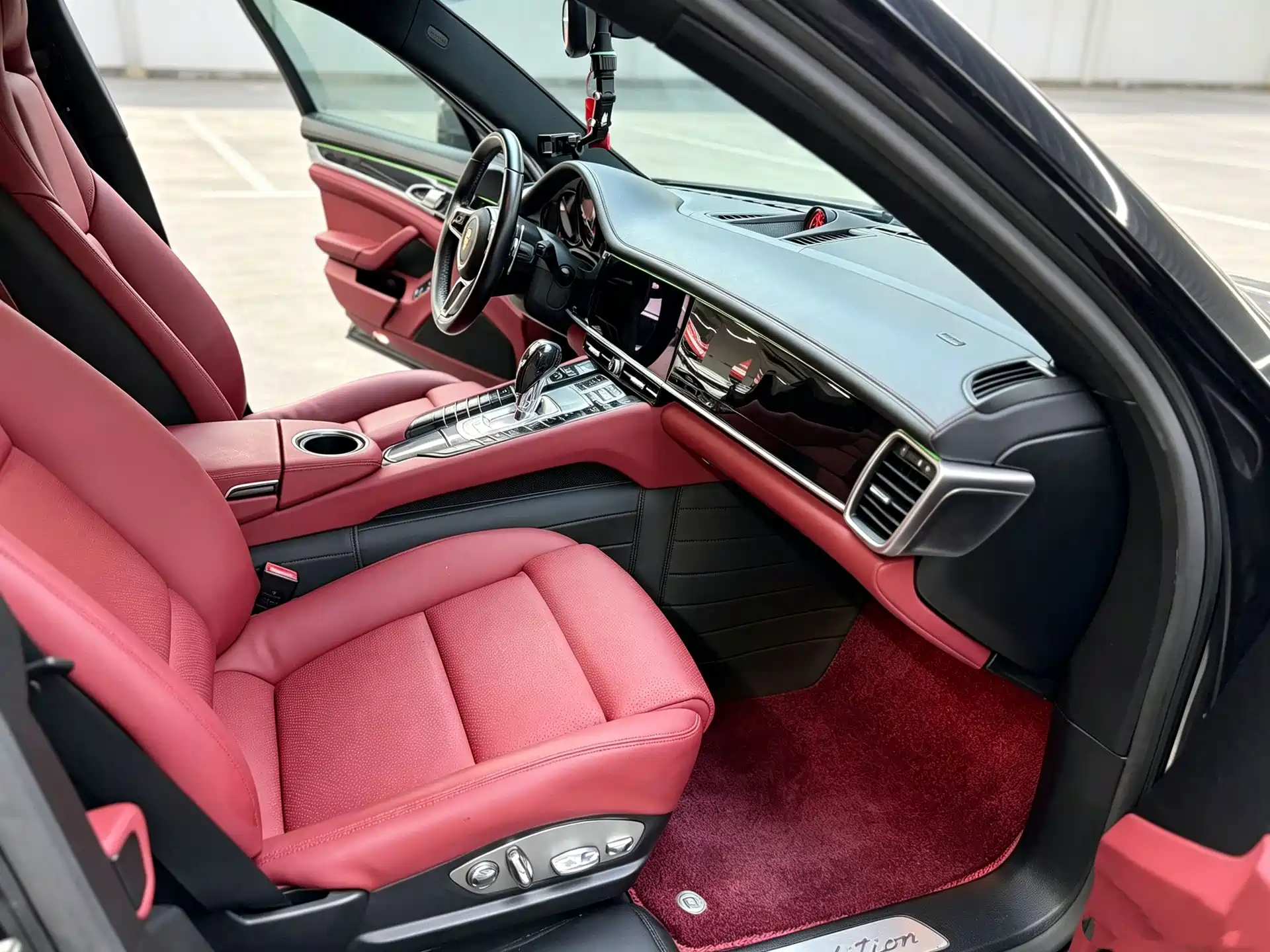 Фото 4 - Porsche Panamera