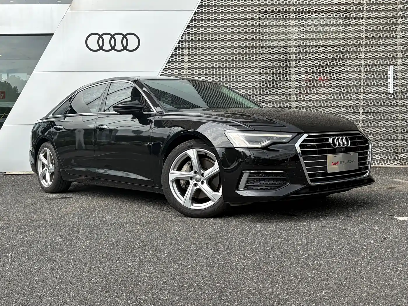 Фото 11 - Audi A6L