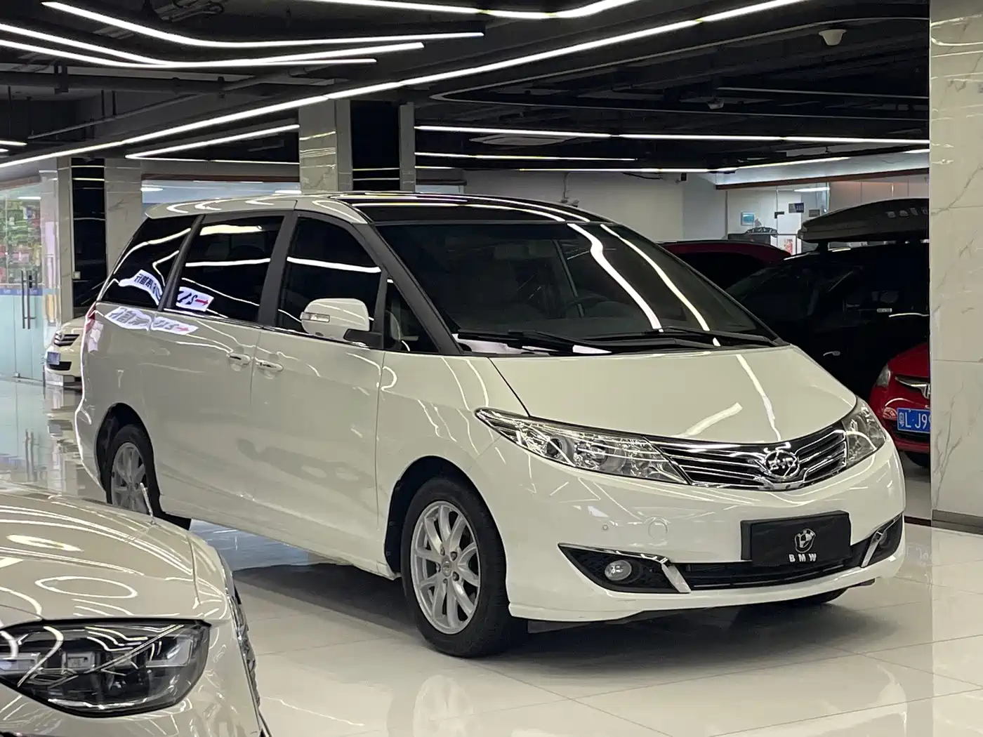BYD M6 2014 2013 2.4L Automatic Premium