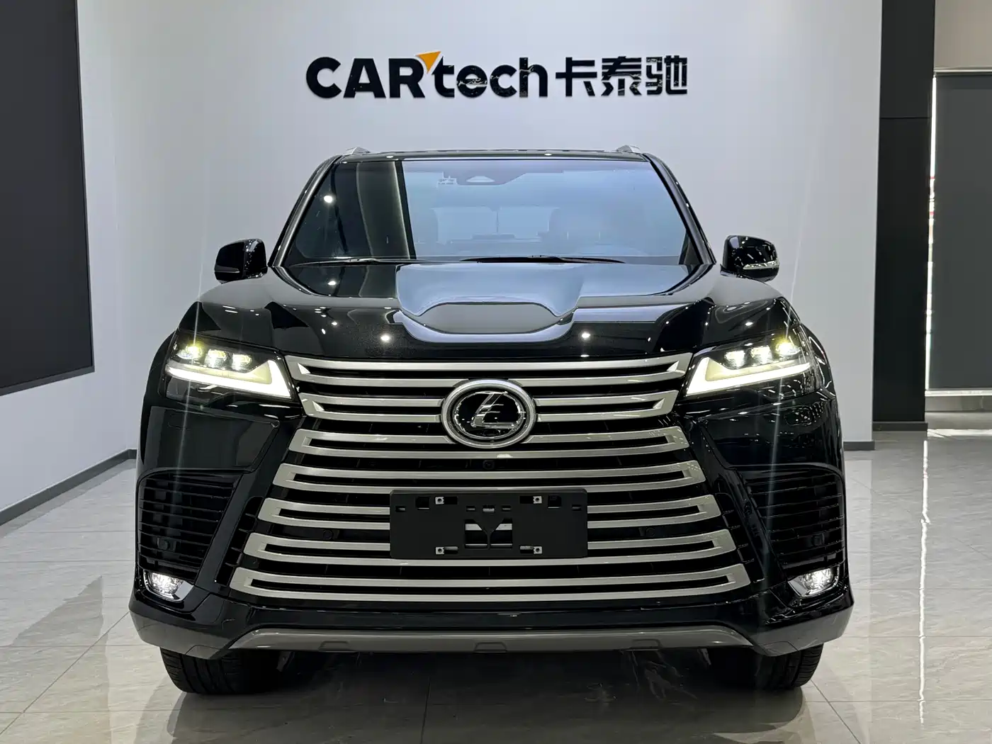 Lexus LX 2025 700h Boundary Edition фото 2