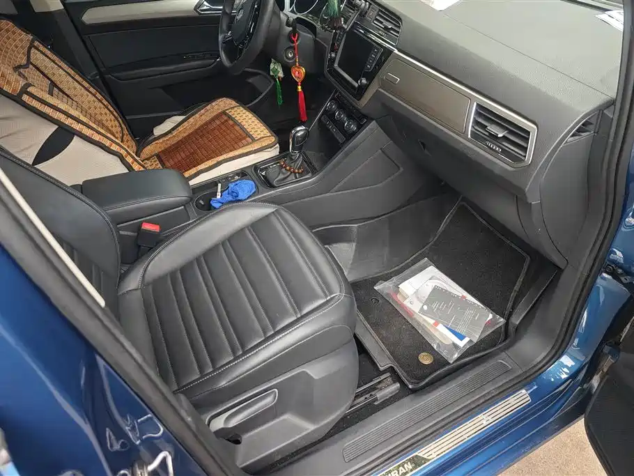Volkswagen Touran 2018 Touran L 280TSI DSG Comfort 7-seater China V фото 8