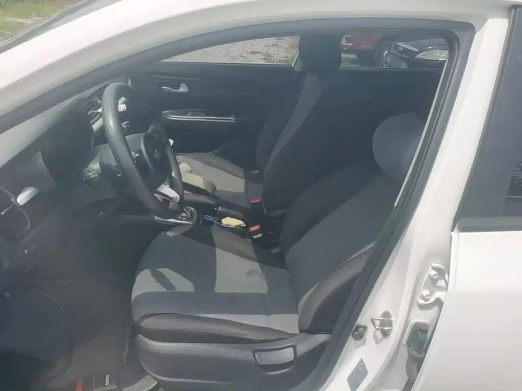 Kia K2 2017 2017 Sedan 1.4L AT GLS