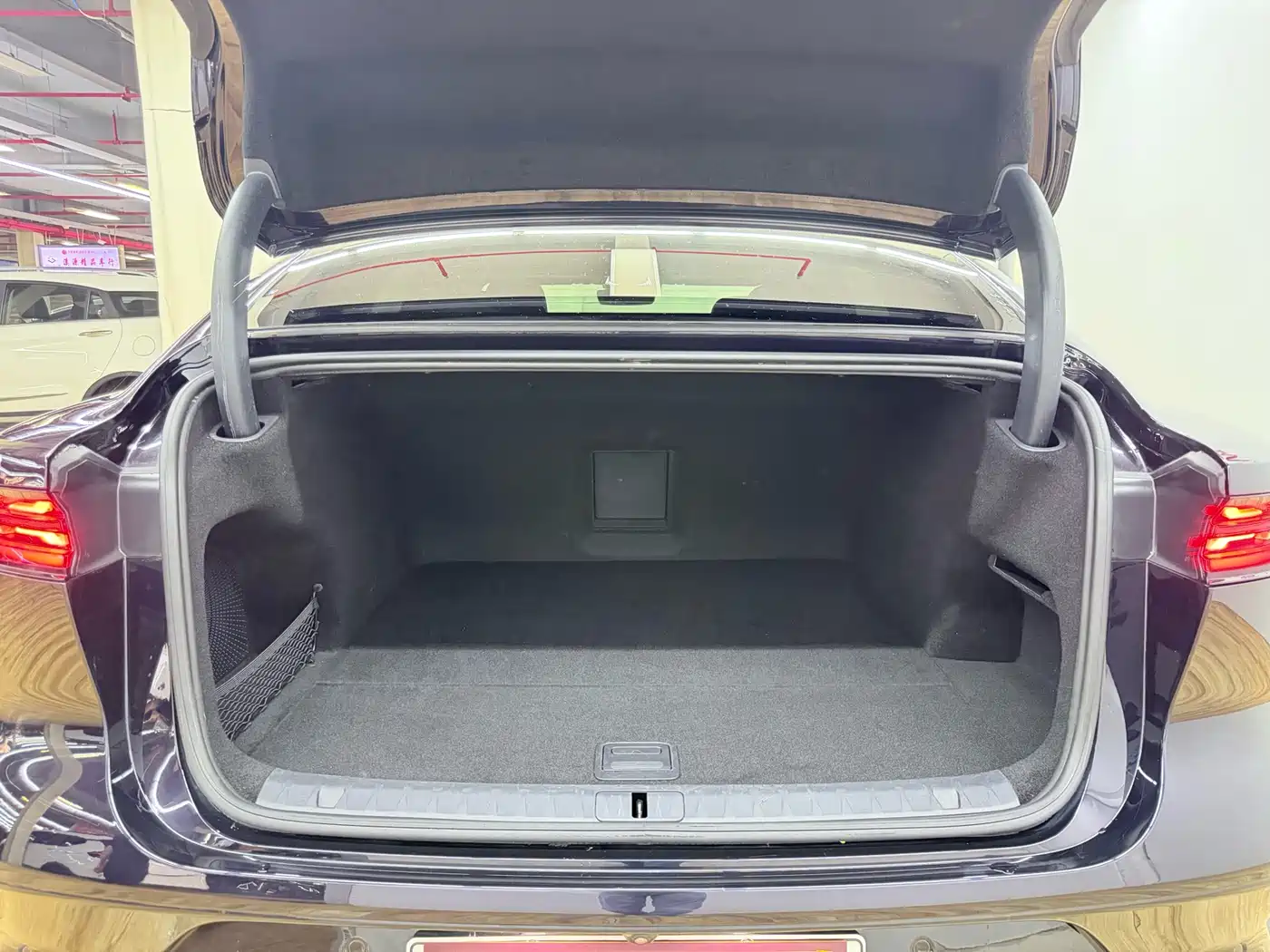 Voyah Auto VOYAH Zhuiguang 2024 PHEV AWD Ultra Long Range Flagship фото 14
