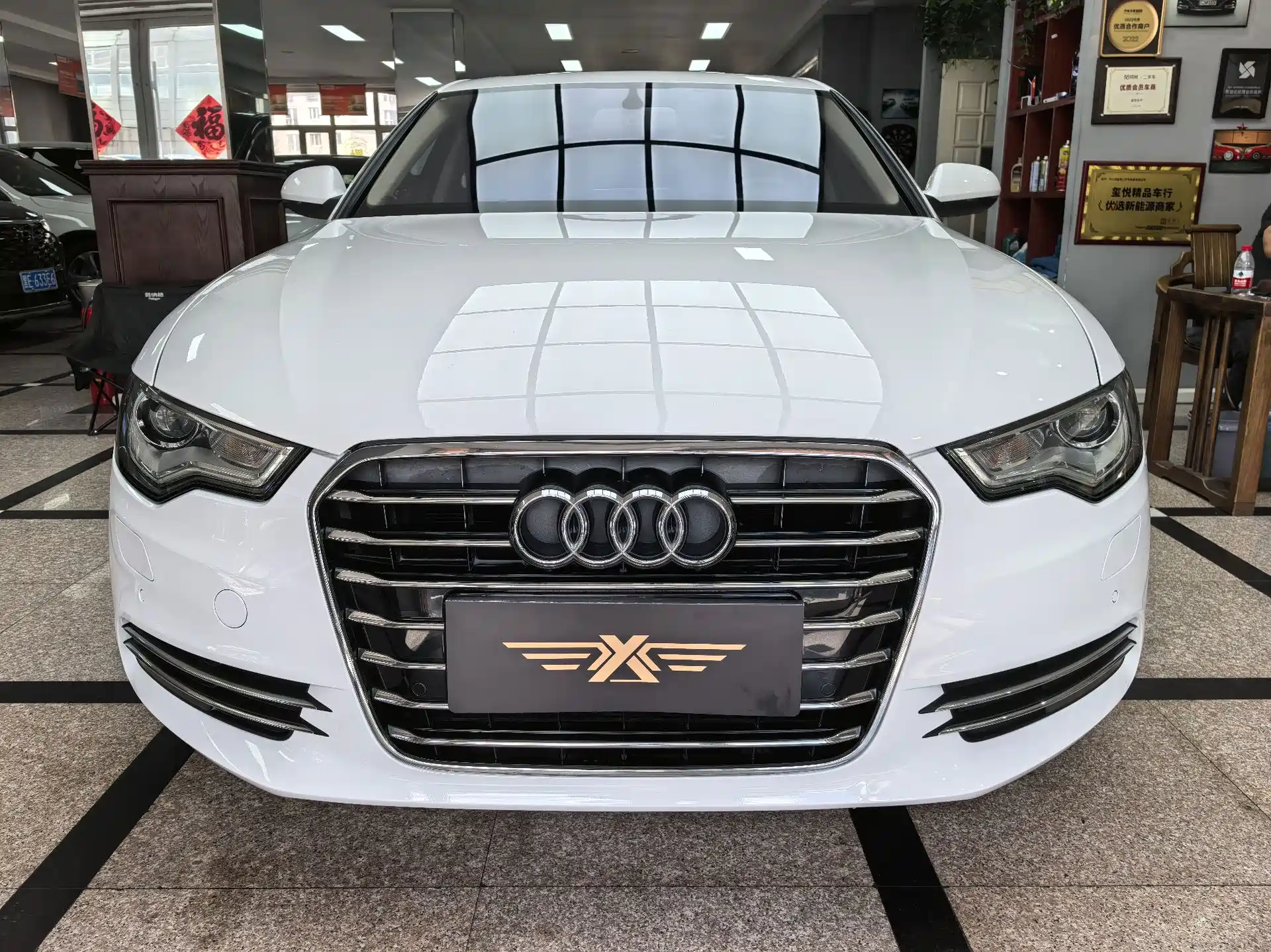 Фото 2 - Audi A6L