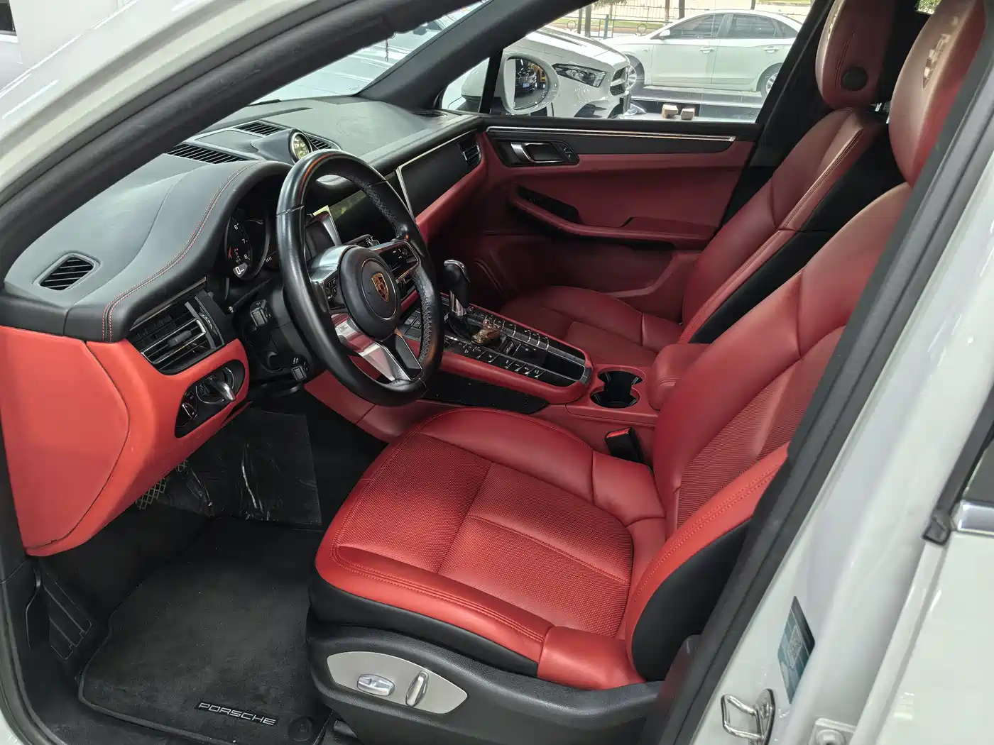 Porsche Macan 2018 Macan 2.0T фото 8