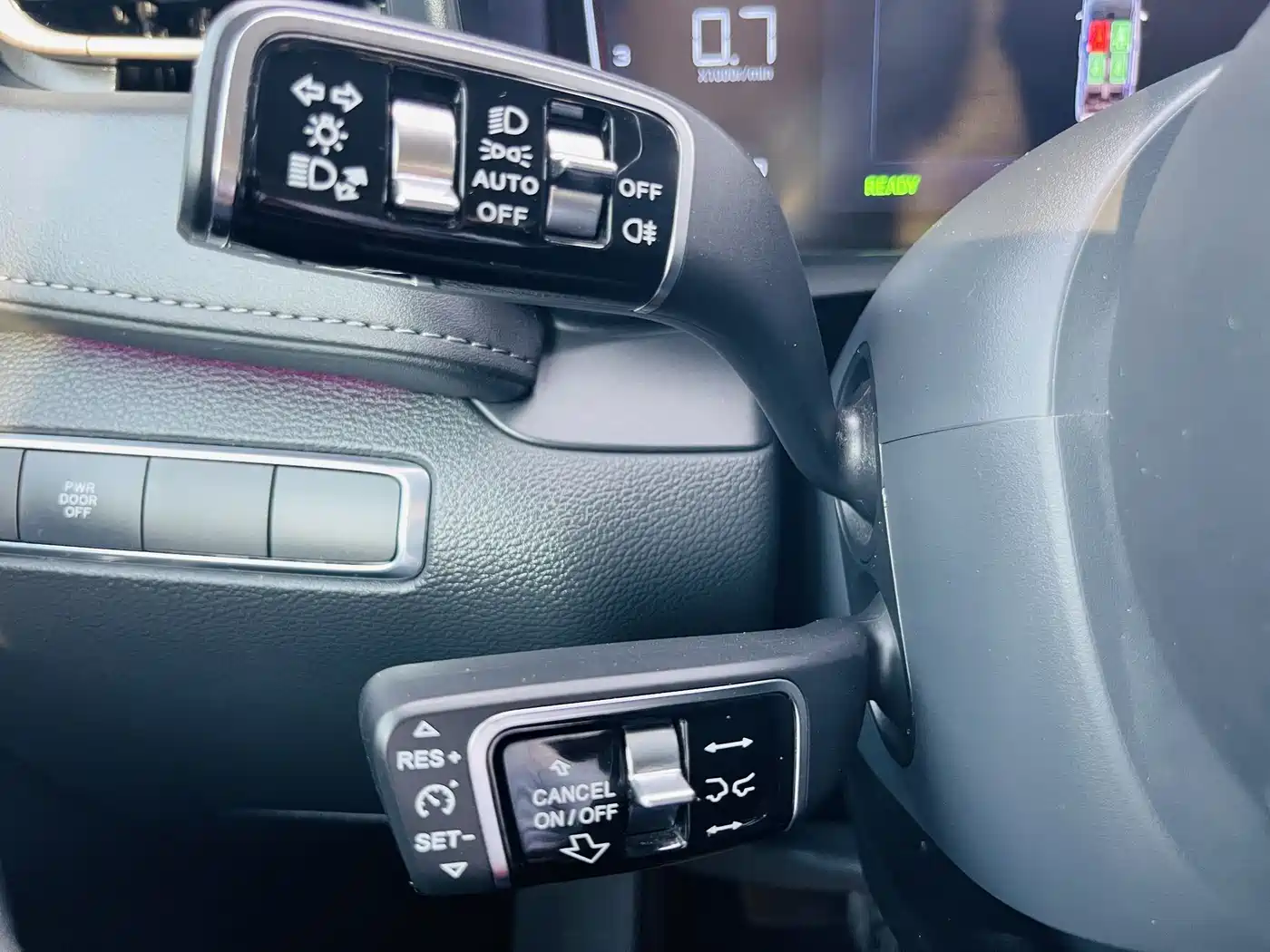Hongqi HQ9 2023 2.0T Smart Connect Flag Enjoy Edition фото 9