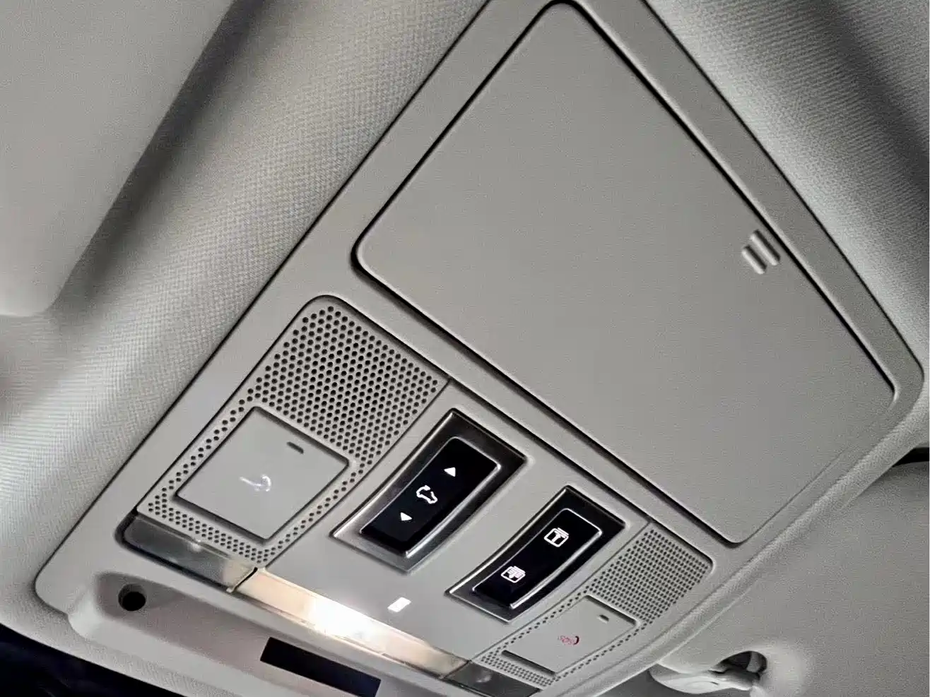Land Rover Range Rover Evoque 2024 Range Rover Evoque L 249PS Light Master Edition фото 14