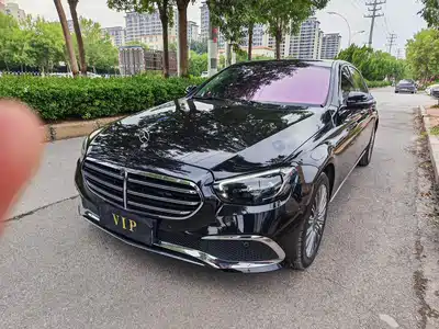 Mercedes-Benz E