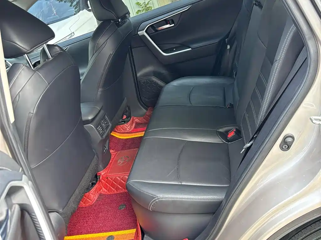 Toyota Wildlander 2022 Hybrid 2.5L E-CVT FWD Luxury Edition фото 6