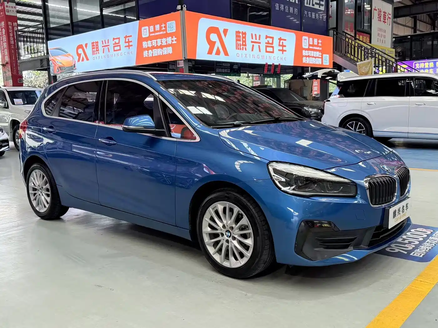 BMW 2 Series Touring 2018 218i Luxury Line фото 3