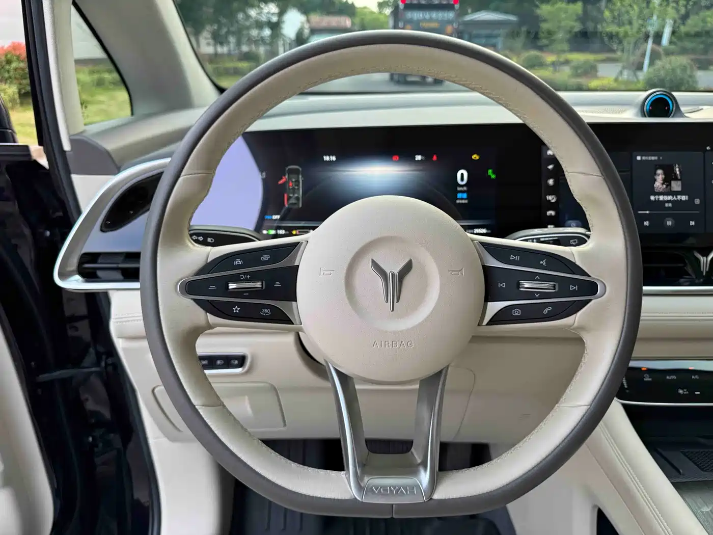 Voyah Auto Voyah Dreamer 2024 PHEV Extended Range Flagship Edition фото 12