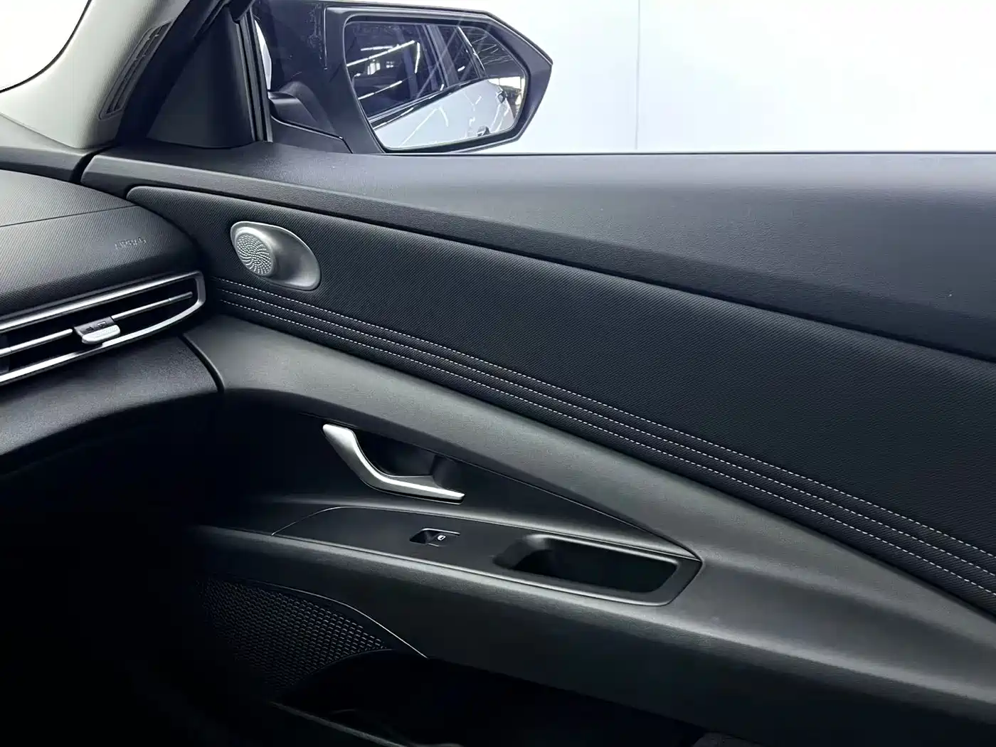 Hyundai Elantra 2022 1.5L CVT GLX Elite Edition фото 7