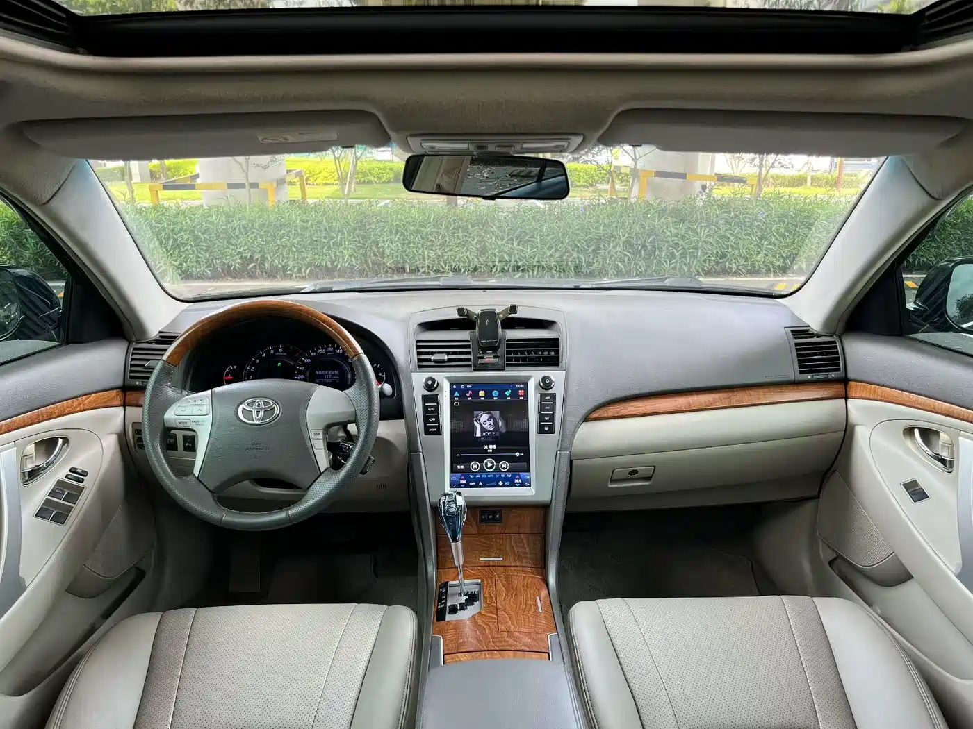 Toyota Camry 2011 240G Luxury Anniversary Edition фото 8
