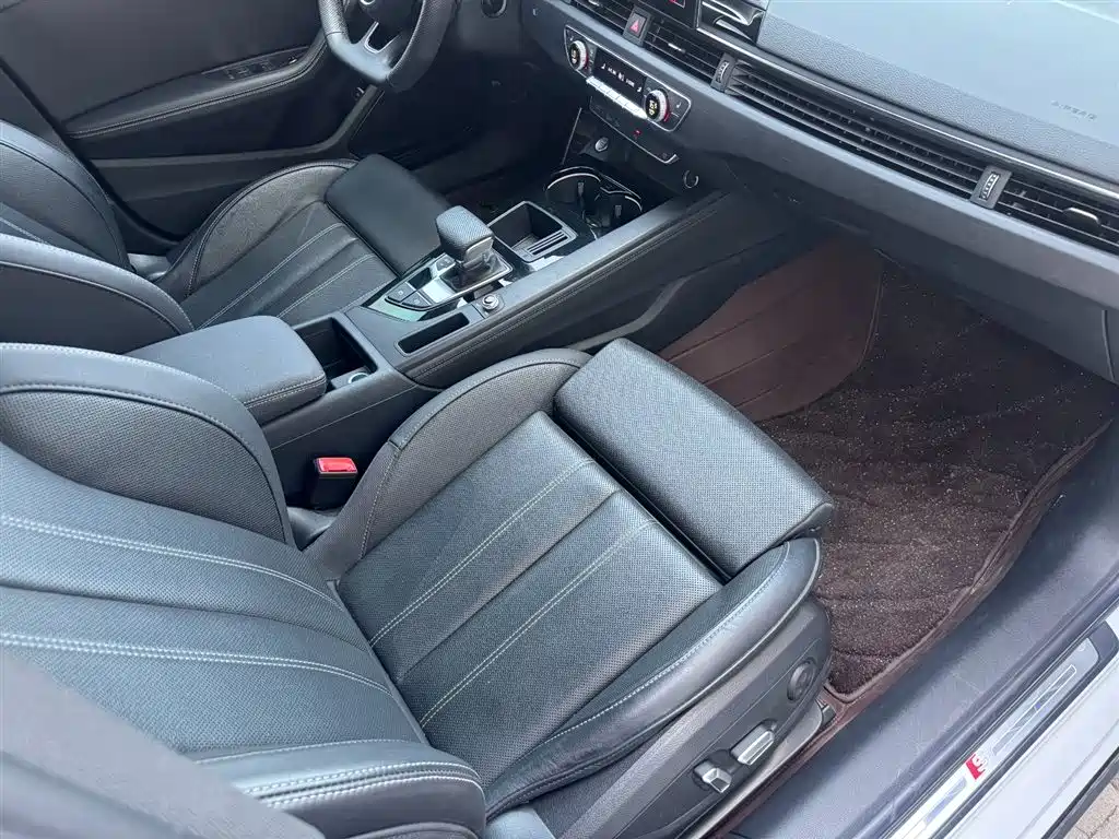 Audi A4L 2024 40 TFSI Luxury Dynamic фото 12