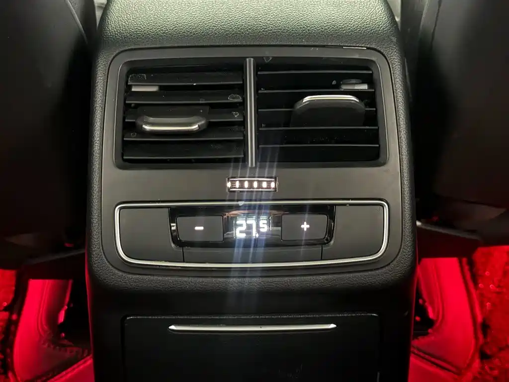 Audi A4L 2024 40 TFSI Luxury Dynamic фото 17